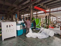 Ventes directes usine – Granulateur de plastique monovis marque PYM avec moteur PLC, refroidissement par air, matrice de découpe à chaud, production 500 kg/h, puissance 45 kW, pour PVC et PET