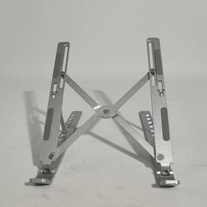 Nuevo Soporte Plegable Ajustable de Aluminio Plateado para Laptop, con 7 Ángulos, Compatible con Laptops de 10 a 18 Pulgadas, Premium Comfort - Product Image 4