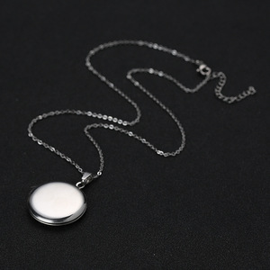 Collier pendentif de Photo cercle poli en acier inoxydable, avec cadre Photo personnalisé, nom gravé, médaillon pour amoureux, de bricolage - Product Image 3