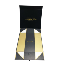 Boîte cadeau personnalisée noire avec couvercle et base, ruban côtelé et marquage doré pour cadeaux d'entreprise ODM