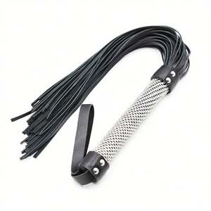 Flogger esclavo BDSM con mango de diamante látigo de azotes con cola HECHO DE PU y producto sexual de cuero genuino - Product Image 3