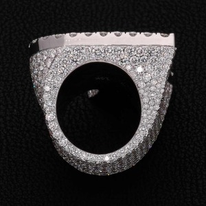 แหวนแต่งงานผู้ชายแบบปรับแต่งได้ ประดับเพชรโมอิสซาไนต์ VVS1 เต็มวง ดีไซน์หรูหราสไตล์ฮิปฮอป เงินแท้ 925 สำหรับงานปาร์ตี้ - Product Image 2