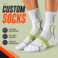 Chaussettes d'entraînement premium avec logo personnalisé, chaussettes athlétiques ventilées pour les entraînements en salle et les activités de plein air