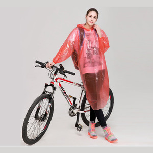 Imperméables jetables en PE en stock de 43g <span class=keywords><strong>pour</strong></span> l'<span class=keywords><strong>imperméable</strong></span> d'urgence du festival <span class=keywords><strong>avec</strong></span> <span class=keywords><strong>capuche</strong></span> à cordon de serrage - Product Image 5