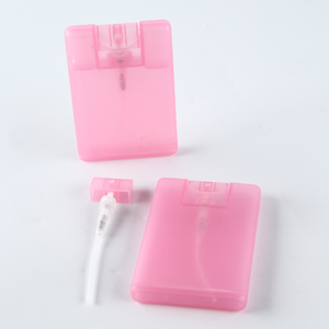 Mini vaporisateur de poche en plastique de 20ml couleur personnalisée, blanc clair noir, désinfectant pour les mains, bouteille pulvérisateur avec carte de crédit - Product Image 1
