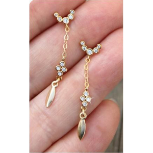 Boucles d'oreilles pendantes ROXI S925 en argent sterling avec zircon cubique motif lune sauvage - Product Image 1