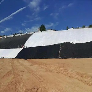 Géomembrane LLDPE/HDPE stabilisée aux UV de 1,5 mm, anti-perforation, pour le <span class=keywords><strong>traitement</strong></span> des eaux usées industrielles, <span class=keywords><strong>bassin</strong></span> de sédimentation - Product Image 3