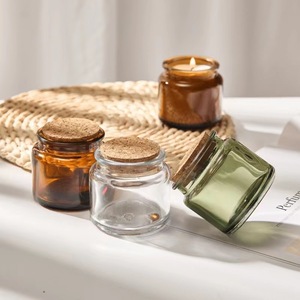 Tarro <span class=keywords><strong>de</strong></span> cristal <span class=keywords><strong>de</strong></span> aromaterapia verde claro ámbar <span class=keywords><strong>de</strong></span> lujo decoración del hogar tarro <span class=keywords><strong>de</strong></span> vidrio resistente a altas temperaturas con tapa <span class=keywords><strong>de</strong></span> corcho - Product Image 2