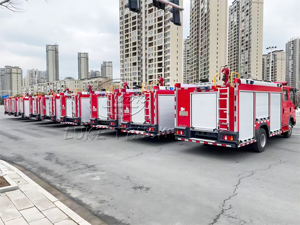 Camion de pompiers compact Howo de 2 tonnes, mini-camion de pompiers, rayon de braquage agile, véhicule de lutte contre l'incendie de petite taille pour les ruelles étroites urbaines - Product Image 4