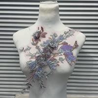 Patchs en tissu décorés d'éléments floraux et d'oiseaux, de maille, de perles, de paillettes et de broderies