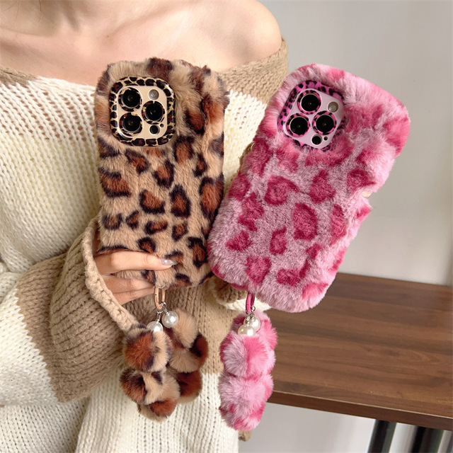 Women Girls Leopard Pattern Furry Mobile Phone Cover Fashionable Shockproof Warm Soft Plush Style Phone Case for iPhone 17