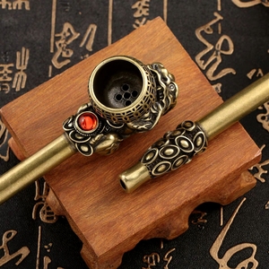 Colección de Artesanía Metálica de Latón Electrochapado Personalizada OEM con Figura de Ruby Braves Fumando - Product Image 4