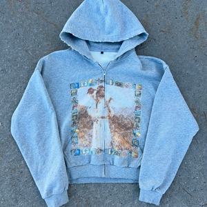 Sudadera Oversize Personalizada con Forro Ecológico Transpirable de Algodón French Terry 420GSM, Estampado DTG Gráfico, Estilo Urbano y Efecto Desgastado - Product Image 1