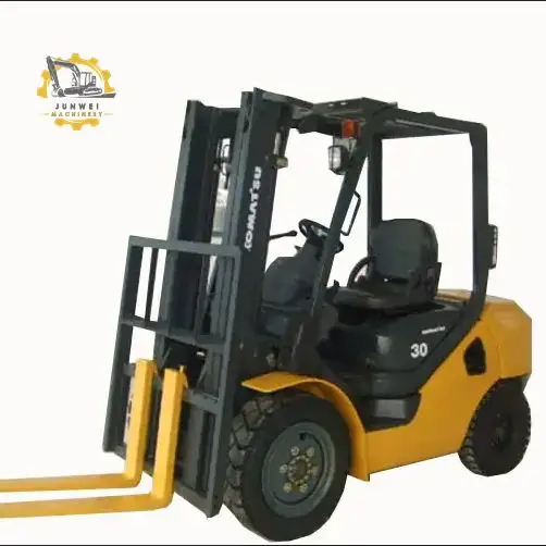 Thứ hai tay KOMATSU gốc Nhật Bản xe nâng 3 tấn sử dụng DIESEL FD30 FD80 fd50 xe nâng xe nâng để bán