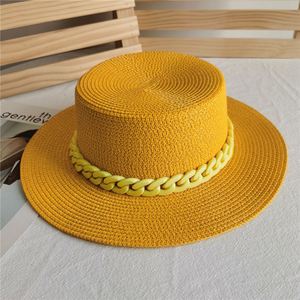 Vente en gros Chapeau melon plat d'été pour femme Chapeau de paille pour la plage et les vacances en bord de mer avec chaîne - Product Image 2