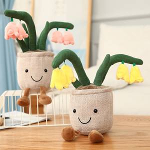 Vente en gros d'ornements de succulentes personnalisés en usine, poupées en peluche amusantes et créatives pour la décoration de la maison, jouets de simulation de plantes en peluche tulipes - Product Image 3