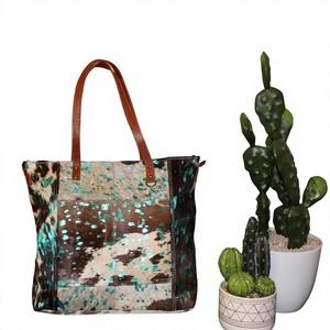 Bolso de Mano de Cuero Genuino para Mujer, Diseño Animal, Decorado con Perlas, Cierre de Cremallera Impermeable, Detalle de Cadena Lateral, para Uso Diario - Product Image 6