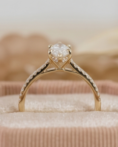 Bague de fiançailles pour femme en or massif 18 carats avec diamant taille marquise et diamants latéraux, certifiée IGI, style classique - Product Image 5
