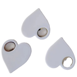 Tùy Chỉnh Đầy Đủ In Hình Trái Tim Màu Trắng Chai Nhựa Mở Coaster Trống Thăng Hoa 2-In-1 Bia Mở Cho Đám Cưới Khuyến Mãi - Product Image 3
