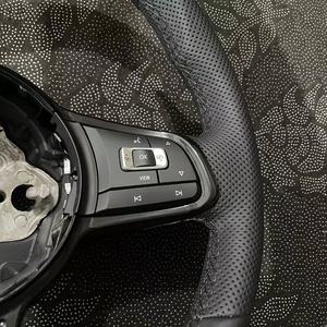 <span class=keywords><strong>Volant</strong></span> sport en cuir et alcantara pour VW <span class=keywords><strong>Golf</strong></span> 4 5 6 6R 7 7.5 <span class=keywords><strong>8</strong></span> MK4 5 6 7 7.5 <span class=keywords><strong>8</strong></span> 7 R GTI GTD GTE Variant R-Line - Product Image 3
