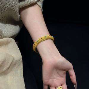 Pulsera de Resina Estilo Palacio de la Reina <span class=keywords><strong>con</strong></span> Diseño de Filigrana Esmaltada, Grabado Personalizable, Caja de Regalo de Lujo - Product Image 4