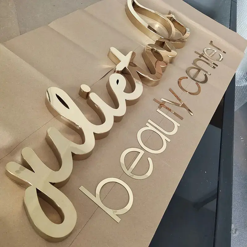 Beliebte 3D-Außenschilder Warenfrontschilder goldene Buchstaben Zeichen bunte Werbung