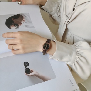 Reloj de Pulsera de Cuarzo con Esfera Cuadrada Vintage, Correa de Cuero, Estilo Casual Minimalista - Product Image 6