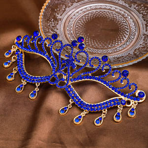 Masque moderne en alliage plaqué or avec strass pour le carnaval <span class=keywords><strong>vénitien</strong></span>, le bal de promo, les mariages, les anniversaires, pour femmes et filles - Product Image 2