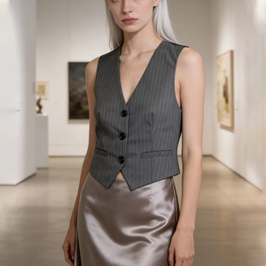 <span class=keywords><strong>Gilet</strong></span> Corto da <span class=keywords><strong>Donna</strong></span> a Righe Sottili, Senza Maniche, Scollo a V, Bottoni Frontali, Vestibilità Slim, Stile Y2K Streetwear - Product Image 1