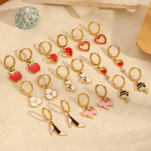 ต่างหูรูปหัวใจ ชุบทอง 18K เหล็กไทเทเนียม สำหรับผู้หญิง เครื่องประดับงานปาร์ตี้ เครื่องประดับแฟชั่น ดีไซน์ไม่สมมาตร - Product Image 2