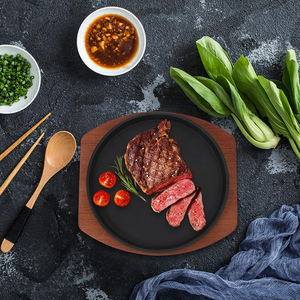 Plaque de cuisson ronde antiadhésive <span class=keywords><strong>en</strong></span> <span class=keywords><strong>fonte</strong></span> pour fruits de mer, steaks et fajitas, avec base <span class=keywords><strong>en</strong></span> bois - Product Image 4