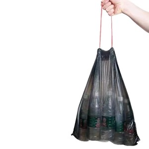 Bolsas de basura grandes negras, paquete de 50, con asas gruesas con cordón para uso en el hogar y el dormitorio - Product Image 2
