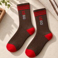Chaussettes de sport personnalisées en jacquard, faible MOQ, directement de l'usine, qualité supérieure, chaussettes mi-mollet avec logo personnalisé pour le fitness, la course et l'entraînement