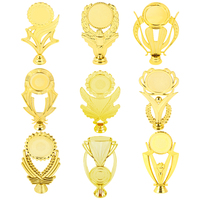 Prix de gros de pièces de trophée d'artisanat en plastique fleur arc étoile rose accessoires de trophée de compétition sportive de blé en stock