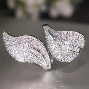 Bague de cocktail en forme de feuille A239 pour femme, avec micro-pavé de strass, bague de mariage tendance - Product Image 5