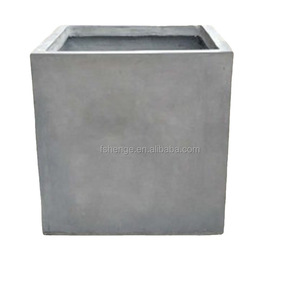 Vente chaude Usine Fiberstone Jardinières Décor Extérieur Ciment Béton Grands Pots De Plantes Artificielles Avec Des Fleurs - Product Image 5