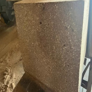 Bales de sciure de bois compressée de qualité export pour litière animale, couleur bois naturel, durée de conservation de 12 mois - Product Image 1
