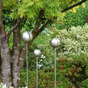 Boule en acier inoxydable de taille personnalisée, miroir de couleur, boule en acier métallique, ornement de jardin, boule décorative avec bâton, vente en gros - Product Image 5