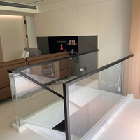 Système de balustrade moderne en aluminium et verre pour escalier et balcon, design sans cadre, résistant à la rouille et à l'eau