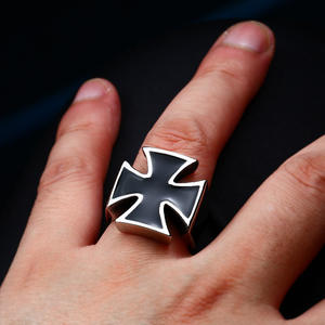 SS8-372R acciaio soldato di ferro croce dell'acciaio inossidabile degli uomini anello di personalità popolare <span class=keywords><strong>smart</strong></span> smalto gioielli per L'europa - Product Image 2