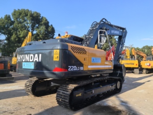Excavatrice Hyundai 220 d'occasion à vendre: pelleteuse lourde de 22 tonnes. Prix bas. Excellente qualité. Corée du Sud, Shanghai Yard! - Product Image 5