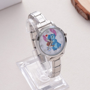 Montre en acier inoxydable Kuromi, style dessin animé, analogique, quartz, résistante à l'eau, épaisseur 7 mm, fermoir pliant, pour femmes - Product Image 3