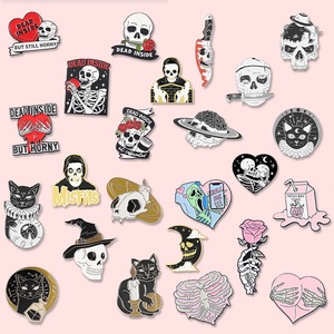 Broche de regalo de joyería Punk gótica teléfono Rosa fantasma <span class=keywords><strong>palomitas</strong></span> de maíz daga con hoz flor lápida negro niquelado insignia de Metal pines - Product Image 5