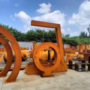 Fuente de Cascada con Escultura de Acero Corten para Jardín - Product Image 1