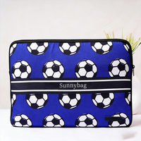 Housse d'ordinateur portable en néoprène imprimée sur mesure avec motif de football, pour ordinateur portable de 13, 14 et 15 pouces, fabricant de housses d'ordinateur portable