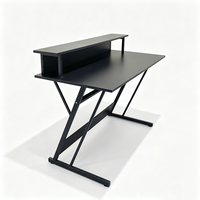 Ruimtebesparend ergonomisch computer gaming bureau met Z-vormig metalen frame en monitorplank voor werk en studie