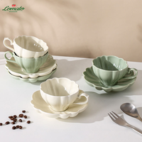 200ml Design nordique blanc vert en forme de fleur de luxe en céramique après-midi Simple couleur unie thé lait tasse à café et soucoupe ensemble