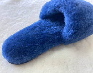 Soffici di colore <span class=keywords><strong>blu</strong></span> pantofole <span class=keywords><strong>in</strong></span> lana Merino sandali personalizzati <span class=keywords><strong>in</strong></span> pelliccia genuina alla moda <span class=keywords><strong>in</strong></span> Shearling per la <span class=keywords><strong>casa</strong></span> pantofola per interni <span class=keywords><strong>in</strong></span> montone pantofole - Product Image 2