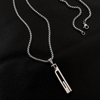 Petit pendentif carré tridimensionnel simple et sans décoloration, collier d'été, accessoires de rue hip-hop en gros