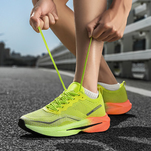 รองเท้าเดินผู้ชายแบบน้ำหนักเบา หน้าผ้าตาข่าย ซับในผ้าฝ้าย พื้นรองเท้ายางกันกระแทก กันลื่น สวมใส่ง่าย โลโก้ปัก ยาง - Product Image 1